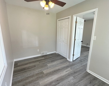 7425 Cedar Drive - Photo Thumbnail 13