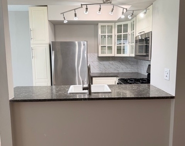 1062 Inverrary Lane - Photo Thumbnail 6