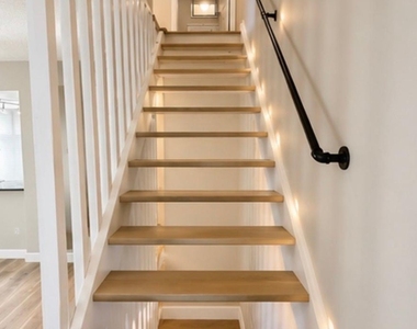 1062 Inverrary Lane - Photo Thumbnail 10