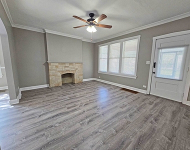 249 E Park Boulevard - Photo Thumbnail 6