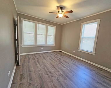 249 E Park Boulevard - Photo Thumbnail 11