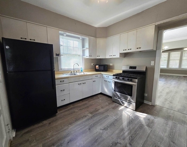 249 E Park Boulevard - Photo Thumbnail 14