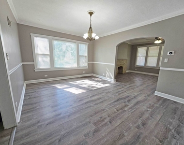 249 E Park Boulevard - Photo Thumbnail 9