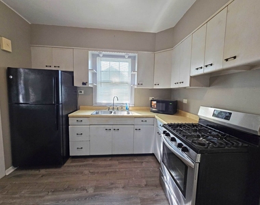 249 E Park Boulevard - Photo Thumbnail 15