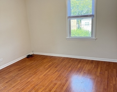 2718 W Balmoral Avenue - Photo Thumbnail 11