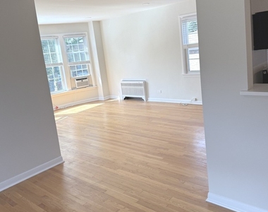 2718 W Balmoral Avenue - Photo Thumbnail 2