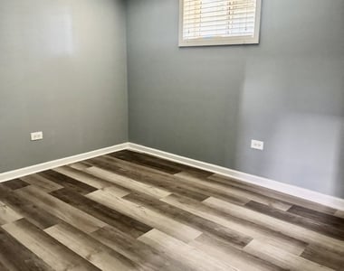 921 Chicago Avenue - Photo Thumbnail 15