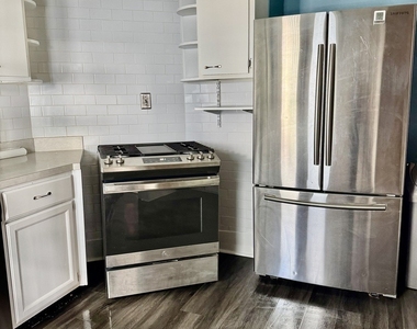 921 Chicago Avenue - Photo Thumbnail 4