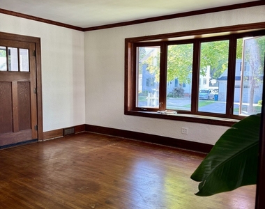 921 Chicago Avenue - Photo Thumbnail 11