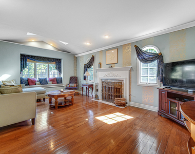 10700 Churchill Drive - Photo Thumbnail 10