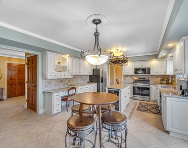10700 Churchill Drive - Photo Thumbnail 11