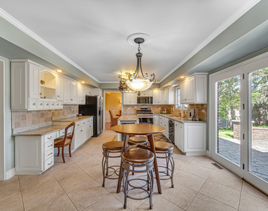 10700 Churchill Drive - Photo Thumbnail 8