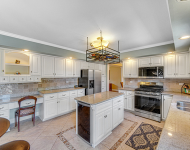 10700 Churchill Drive - Photo Thumbnail 6