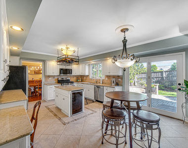 10700 Churchill Drive - Photo Thumbnail 7