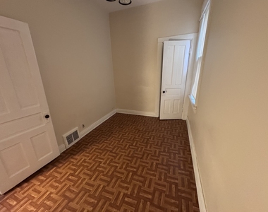 2454 W Diversey Avenue - Photo Thumbnail 7