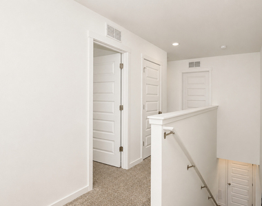 101 Fieldcrest Avenue - Photo Thumbnail 9
