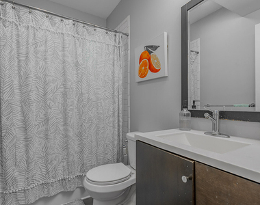 1640 W Blackhawk Street - Photo Thumbnail 6
