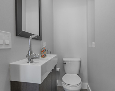 1640 W Blackhawk Street - Photo Thumbnail 8