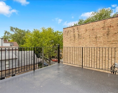1821 W Armitage Avenue - Photo Thumbnail 5