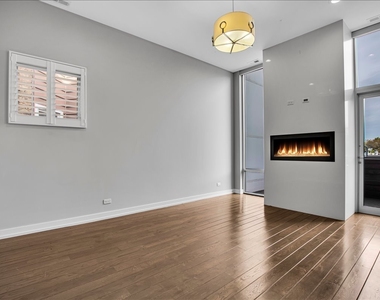 1821 W Armitage Avenue - Photo Thumbnail 16