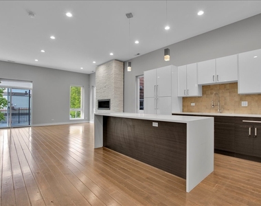 1821 W Armitage Avenue - Photo Thumbnail 9