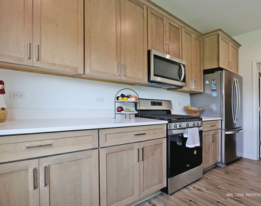 2490 Olivia Court - Photo Thumbnail 8