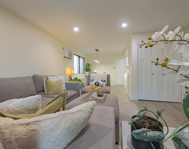 6612 W 64th Place - Photo Thumbnail 5