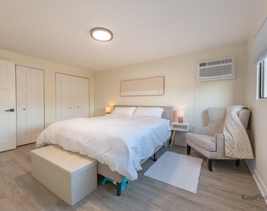 6612 W 64th Place - Photo Thumbnail 14