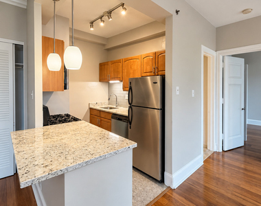3170 N Sheridan Road - Photo Thumbnail 7