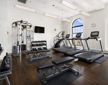 3170 N Sheridan Road - Photo Thumbnail 15