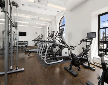 3170 N Sheridan Road - Photo Thumbnail 16