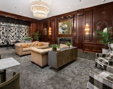 3170 N Sheridan Road - Photo Thumbnail 17