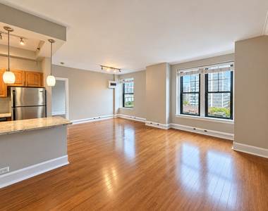 3170 N Sheridan Road - Photo Thumbnail 6