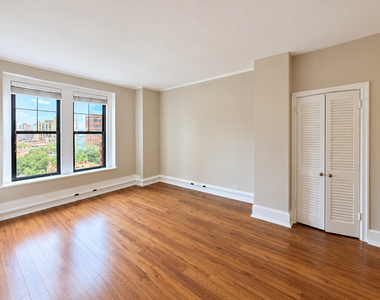 3170 N Sheridan Road - Photo Thumbnail 13