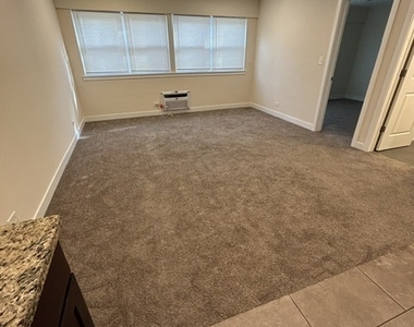2808 N Major Avenue - Photo Thumbnail 5