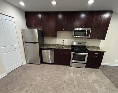 2808 N Major Avenue - Photo Thumbnail 3