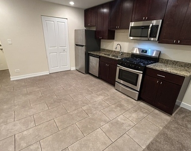 2808 N Major Avenue - Photo Thumbnail 4