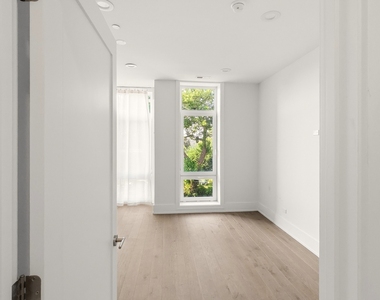 6227 D S Ellis Avenue - Photo Thumbnail 8