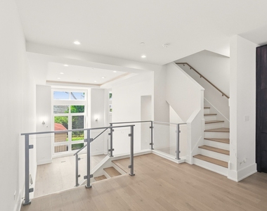 6227 D S Ellis Avenue - Photo Thumbnail 7
