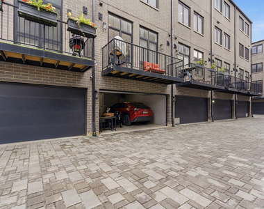 6227 D S Ellis Avenue - Photo Thumbnail 32