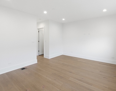 6227 D S Ellis Avenue - Photo Thumbnail 18