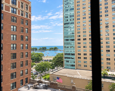 3170 N Sheridan Road - Photo Thumbnail 10