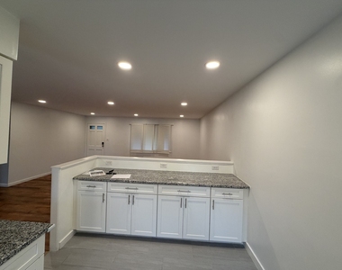 930 Dorncliff Lane - Photo Thumbnail 4