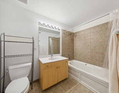 235 W Van Buren Street - Photo Thumbnail 2