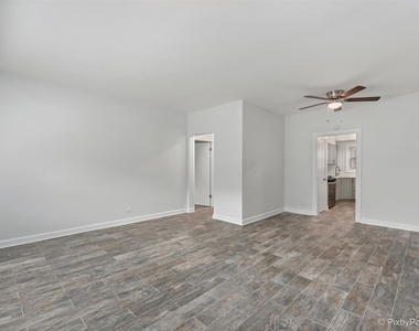 7431 N Winchester Avenue - Photo Thumbnail 3