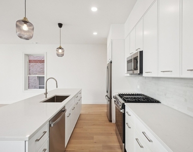2323 N Lister Avenue - Photo Thumbnail 6