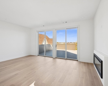 2323 N Lister Avenue - Photo Thumbnail 15