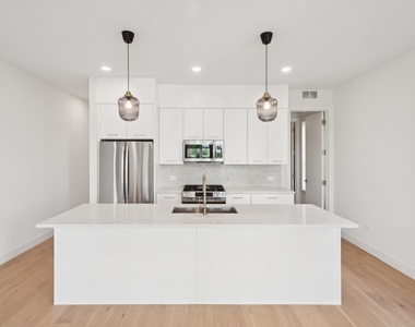 2323 N Lister Avenue - Photo Thumbnail 4