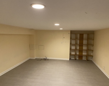 330 E Forest Knoll Drive - Photo Thumbnail 7