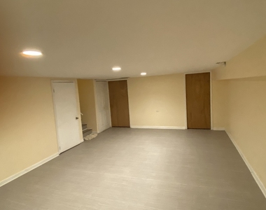 330 E Forest Knoll Drive - Photo Thumbnail 8